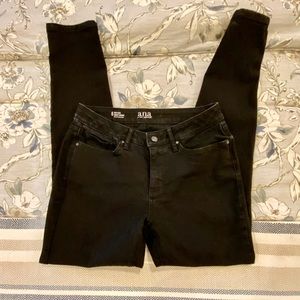 NWOT-A.N.A. Jeans | size 6 curvy mid-rise